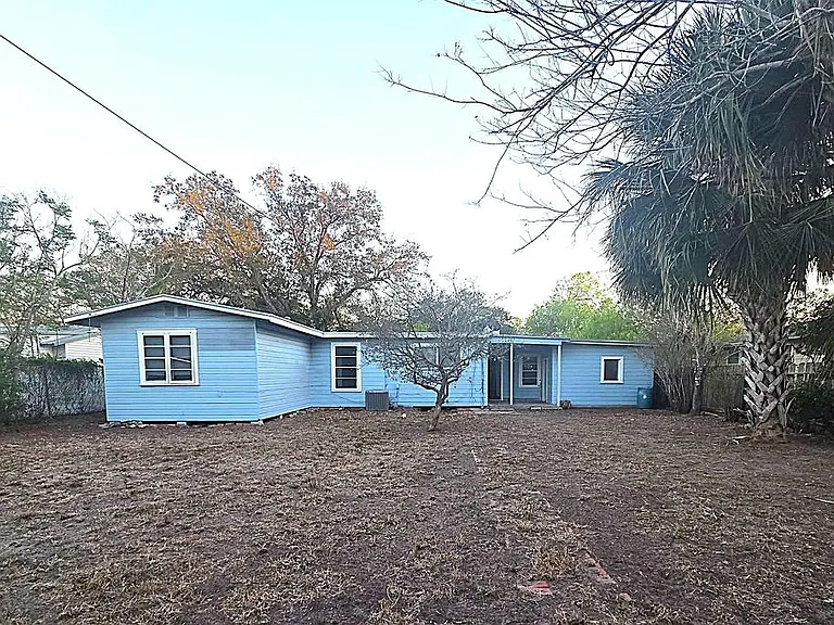 1204 W Lee Ave — Photo 28