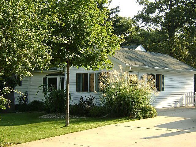 1st image of 24825 Quincy Ave