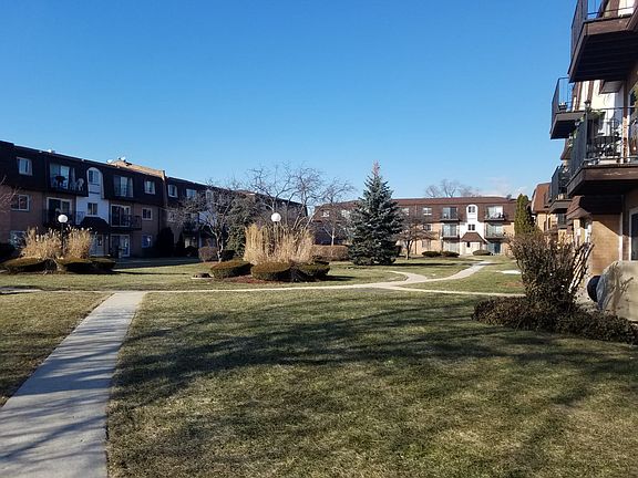 2nd image of 9480 Bay Colony Dr APT 3S