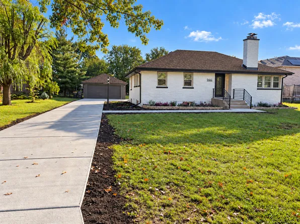 9441 Greenwood Dr, Des Plaines, IL 60016