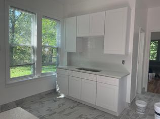 7917 S Coles Ave FLOOR 1, Chicago, IL 60617