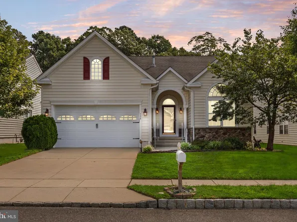 134 Hearthstone Dr, Berlin, NJ 08009