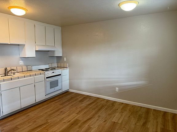 4th image of 873 Branham Ln #3