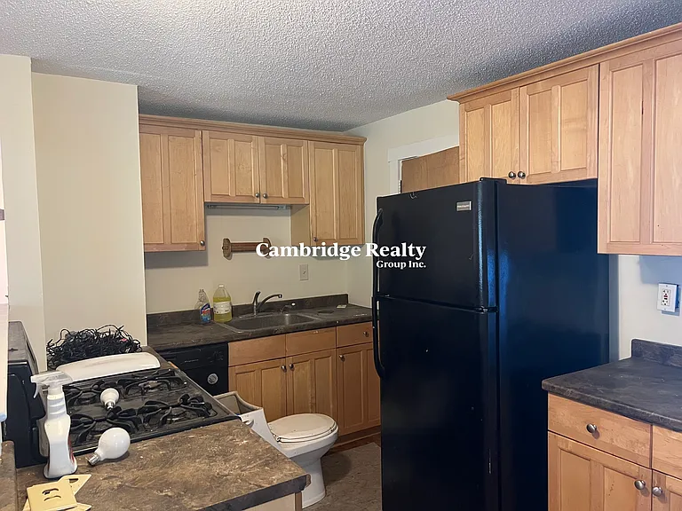 4 Park St #1 — Photo 1