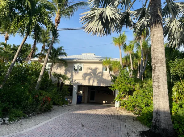 1061 Bay Dr, Summerland Key, FL 33042