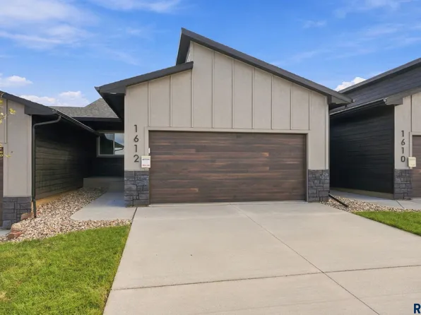 1612 N Tillie Ave, Sioux Falls, SD 57110
