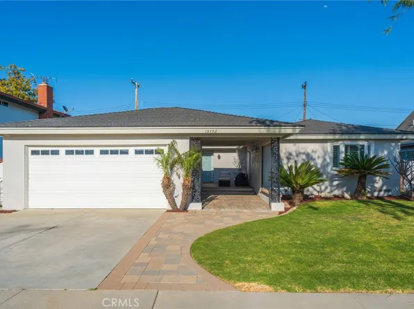 15752 Wicklow Ln, Huntington Beach, CA 92647