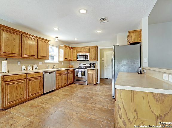 5th image of 1611 Elizabeth Ct