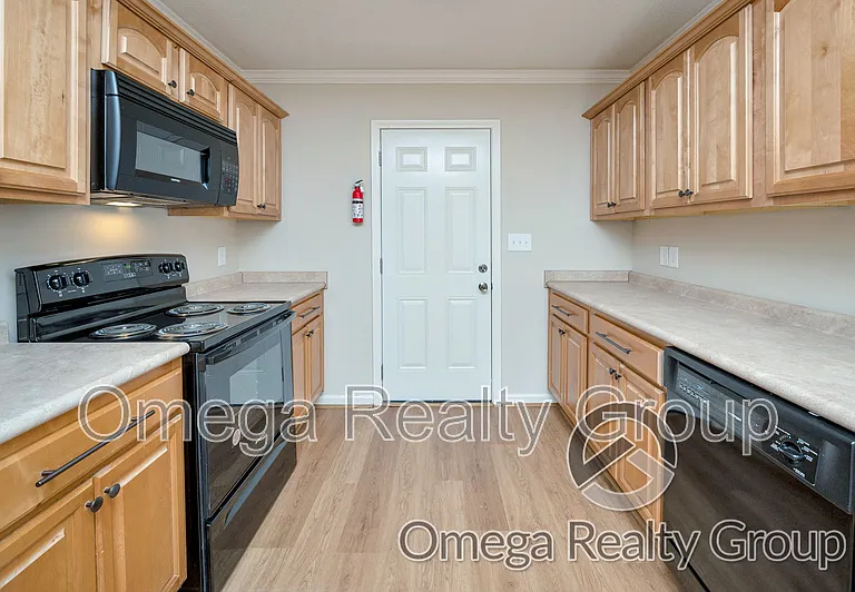 18488 Thoroughbred Dr — Photo 14