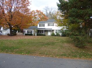 14 Wicklow Ter, Delmar, NY 12054