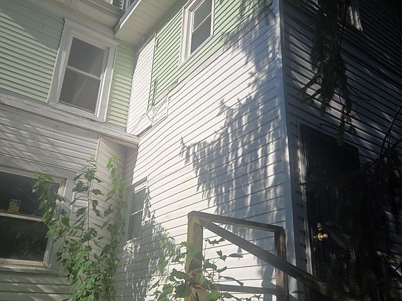 4th image of 3638 River Park Dr