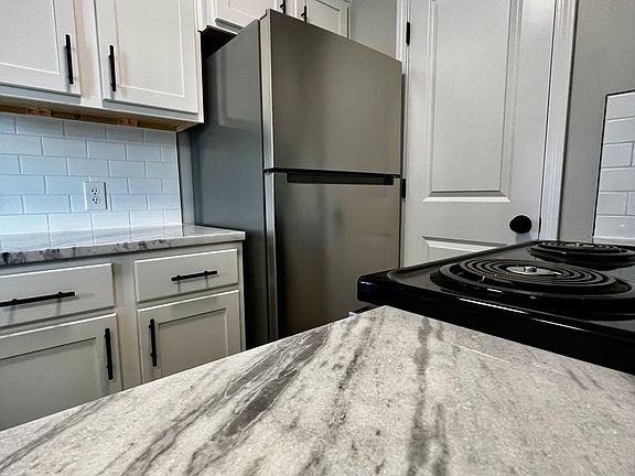 4th image of 409 E Park Ave APT 9