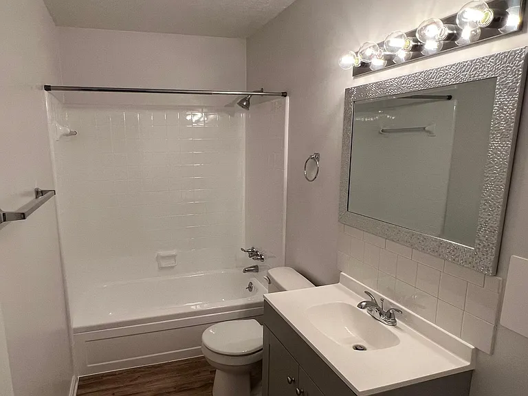 3405 Westbrook Cir — Photo 6