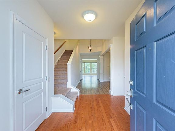 3rd image of 46 Shire Ct