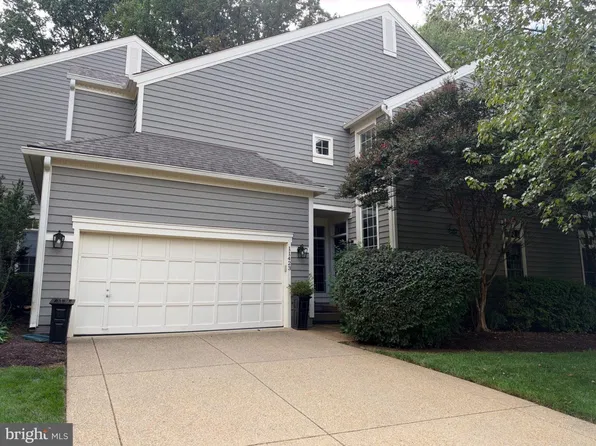 11423 Hollow Timber Ct, Reston, VA 20194