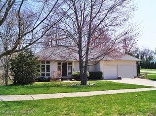 402 W Dill Dr, Dewitt, MI 48820