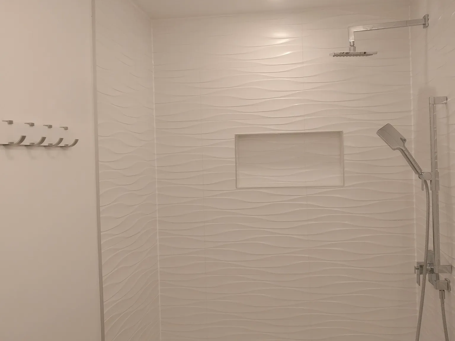 2 bed, $2,400 — Photo 4