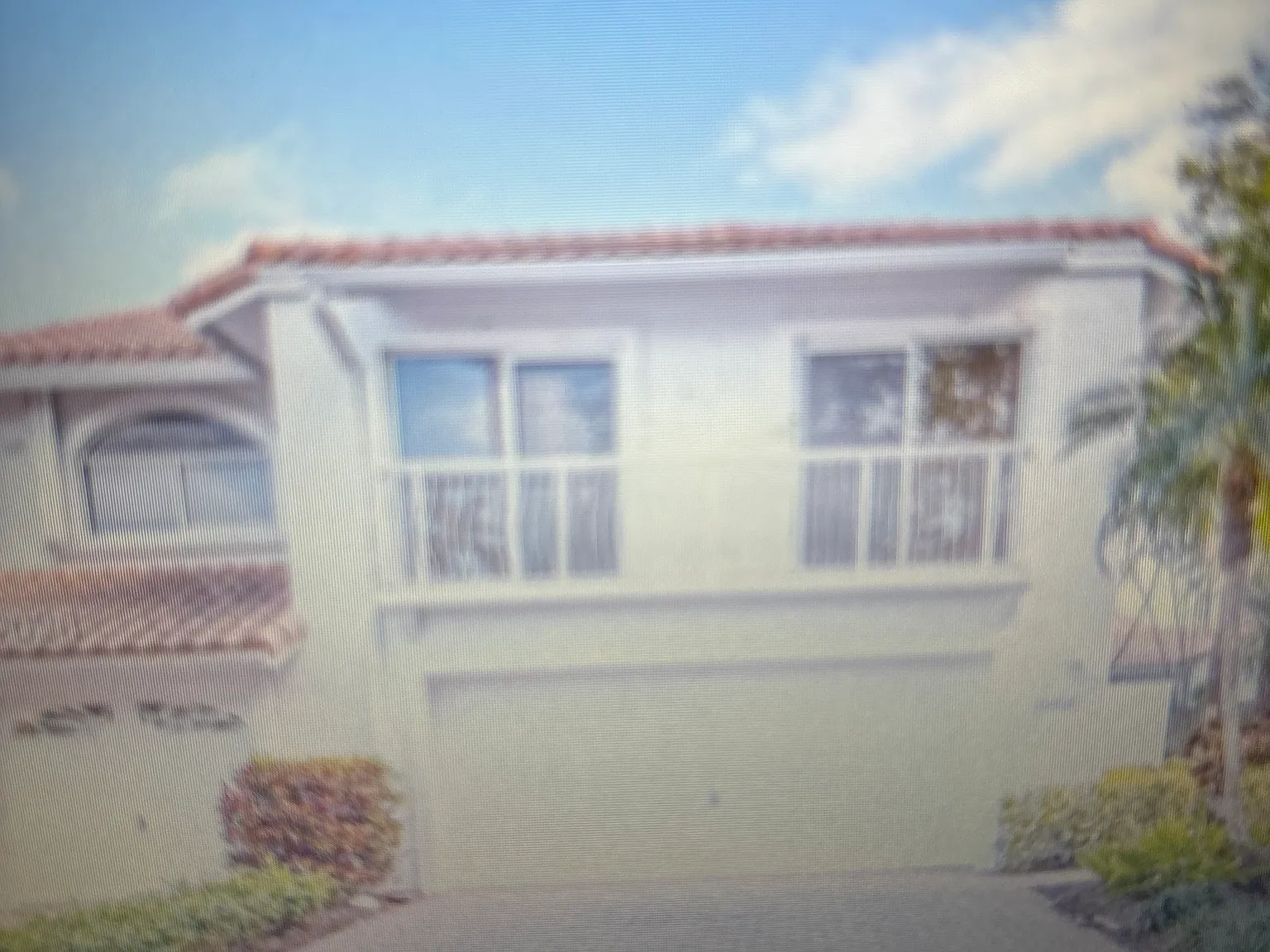5 bed, 3.5 bath, 2498 sqft, $8,800 — Photo 2