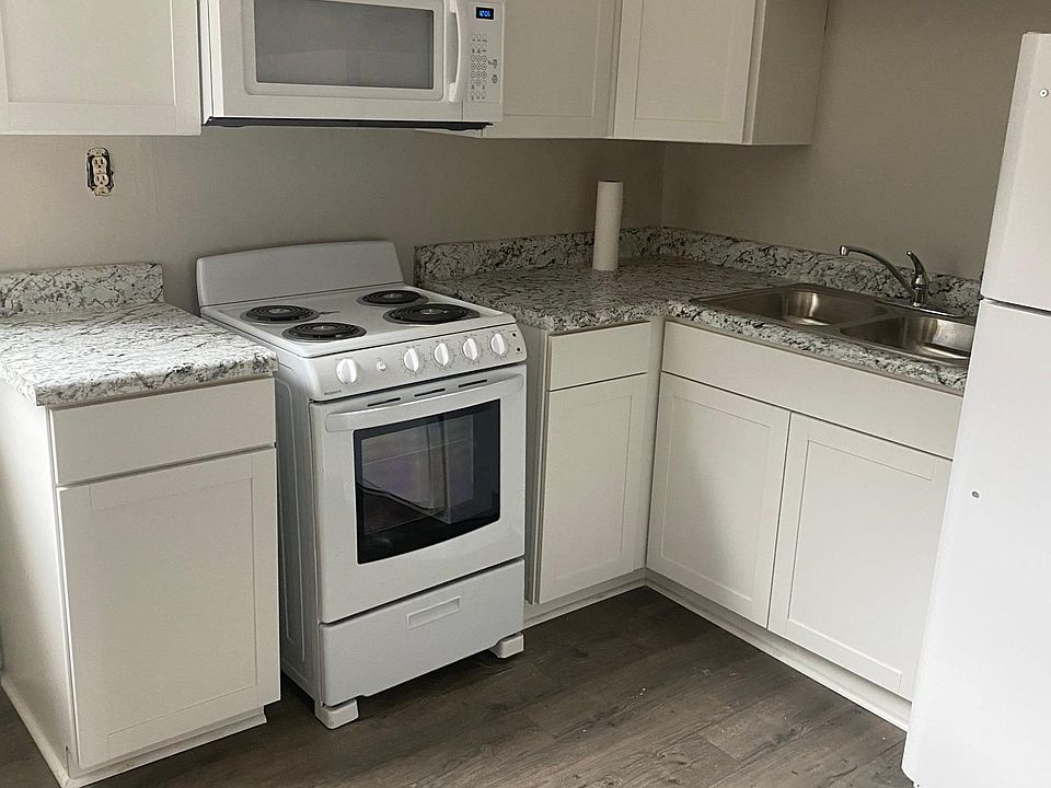 1st image of 115 Algonquin St #8