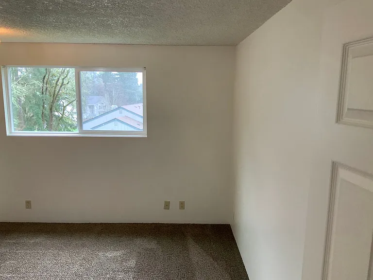 2145 Hawkins Ln — Photo 18