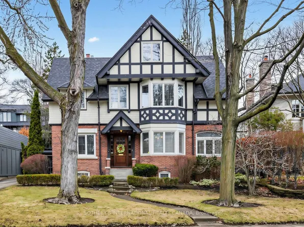 136 Roxborough Dr, Toronto, ON M4W 1X4