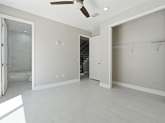 3rd image of 3702 W Roland St #2