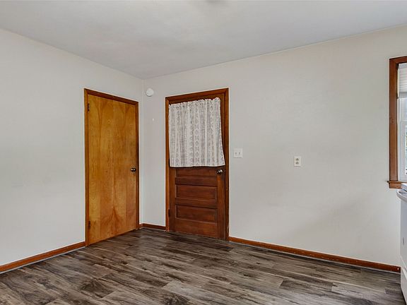 4th image of 126 S Park Road