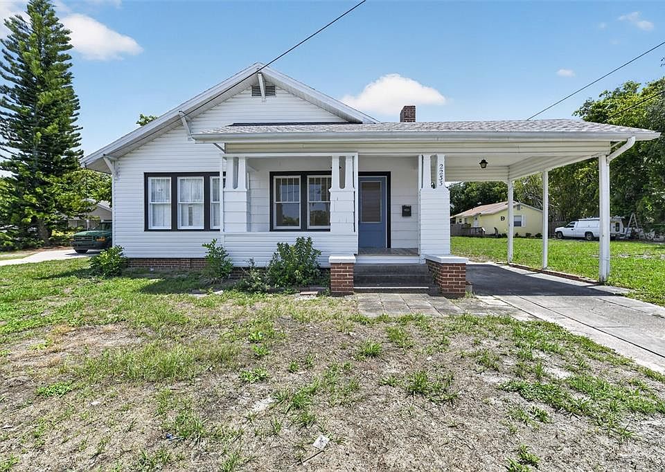 1st image of 2233 11TH AVENUE W