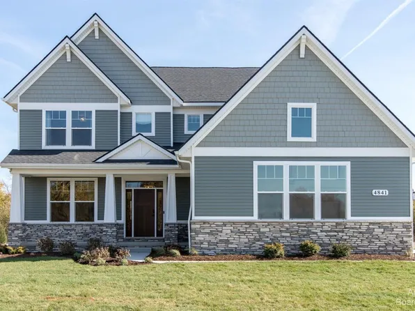 5928 Harbor Trail Dr #136, Whitmore Lake, MI 48189