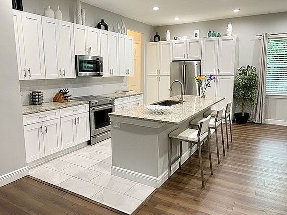 3rd image of 1129 Waltham Ave