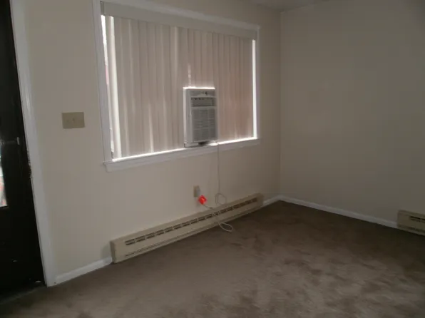 (undisclosed Address), Hamden, CT 06517