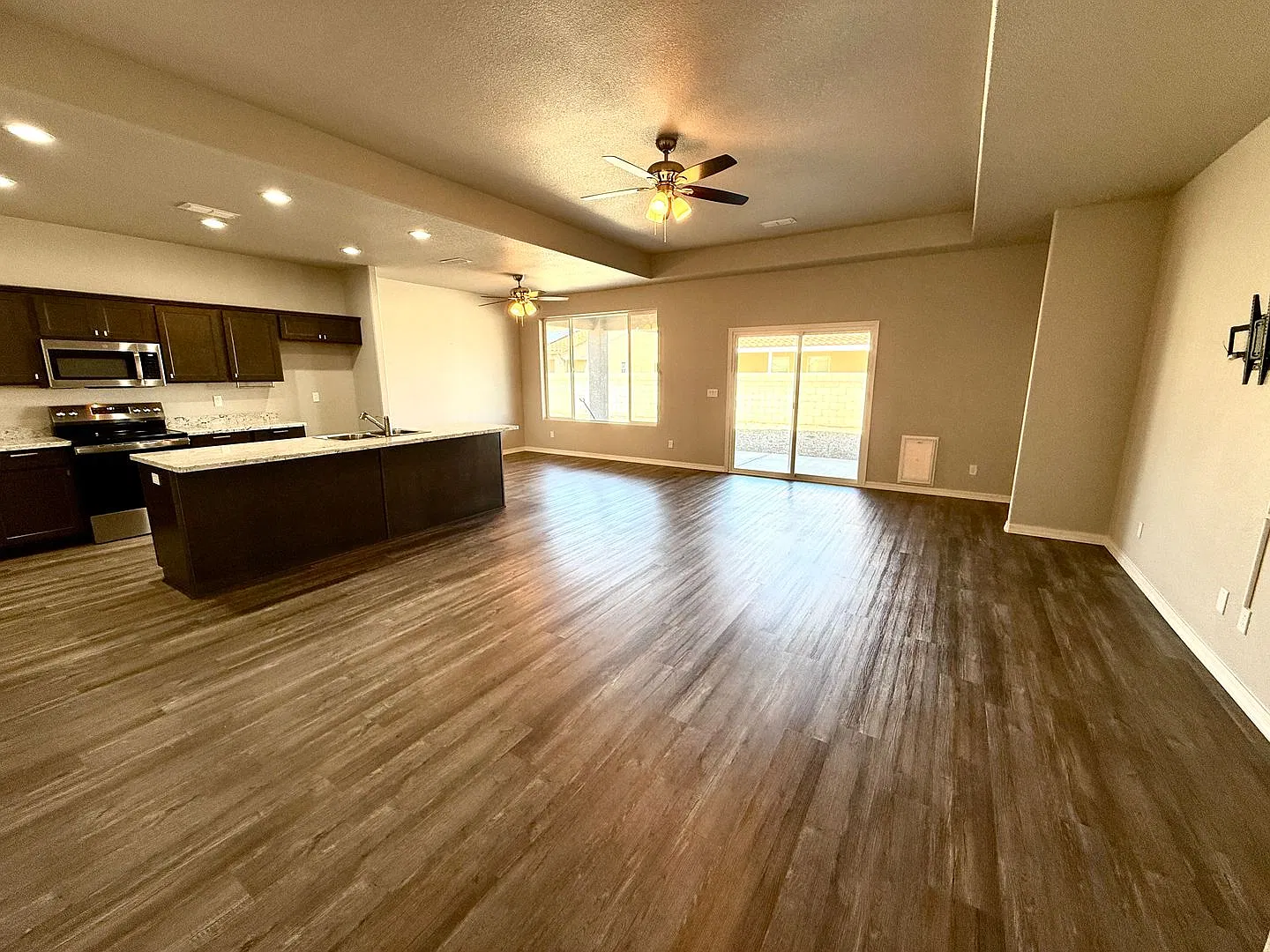 Beautiful 2024-Built 3-Bedroom Home with Solar Panels & 3-Car Garage! — Photo 4