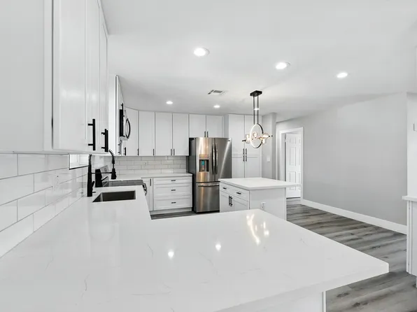 3122 W Joan De Arc Ave, Phoenix, AZ 85029