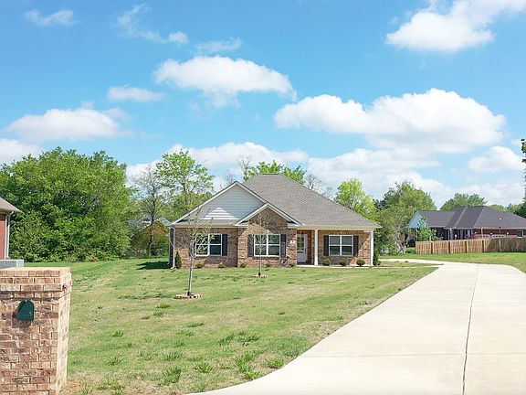 4th image of 9 Ivy Dr