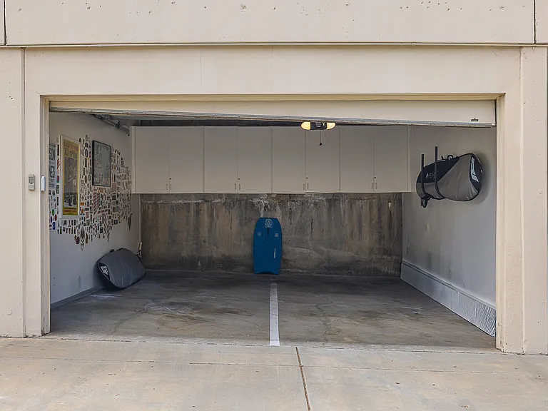 6441 Kanan Dume Rd — Photo 17