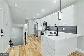 1st image of 411 W Hewson St #1