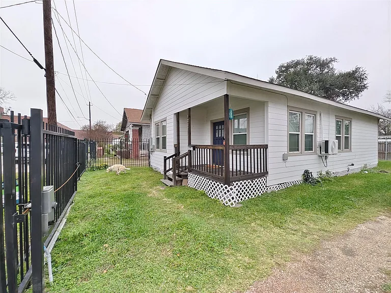1217 Campbell St — Photo 7