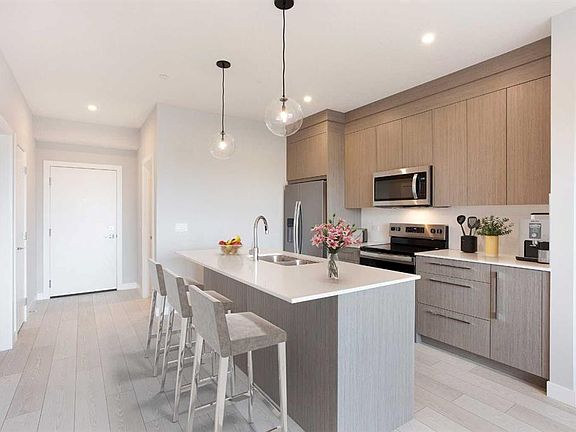 5th image of 60 SE Skyview Ranch Rd NE #2213