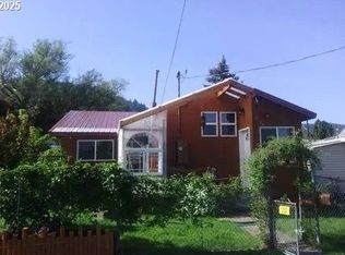 2745 W Jay Ave, Roseburg, OR 97471