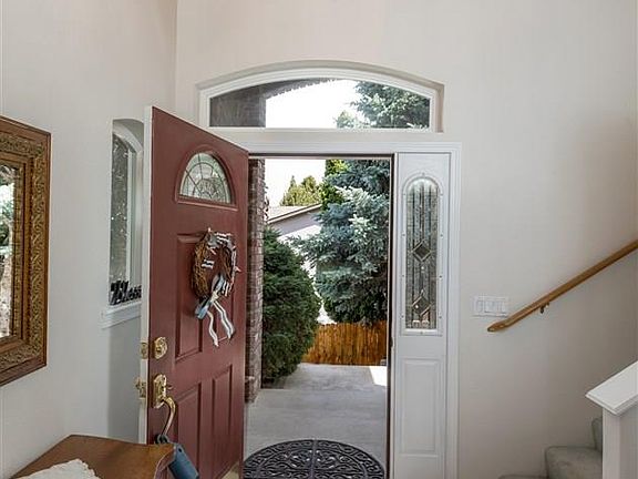 4th image of 225 Hillview Dr