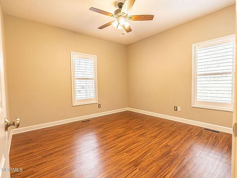 465 Crestview Rd — Photo 13