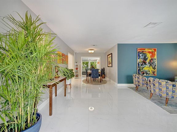 4th image of 4050 NE 15th Avenue