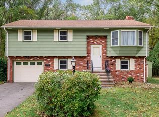 10 Sharon Pkwy, North Smithfield, RI 02896