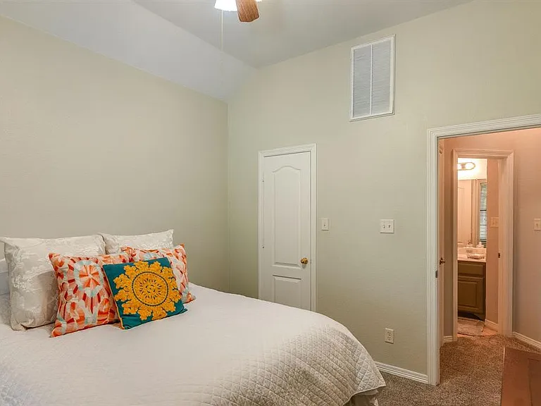 6008 Frost St — Photo 25