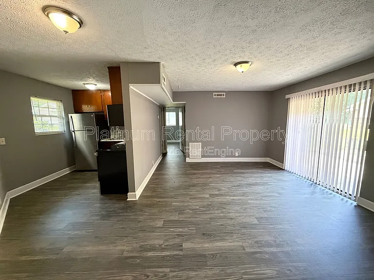 1502 Waverly Way #C3 — Photo 4