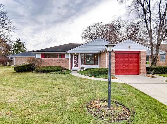 2nd image of 909 W Villa Dr