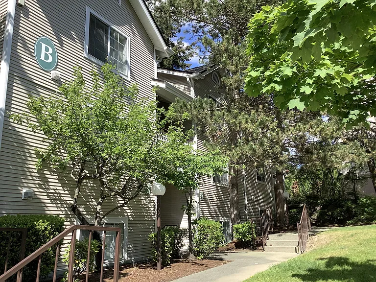 Foster Commons — Photo 20