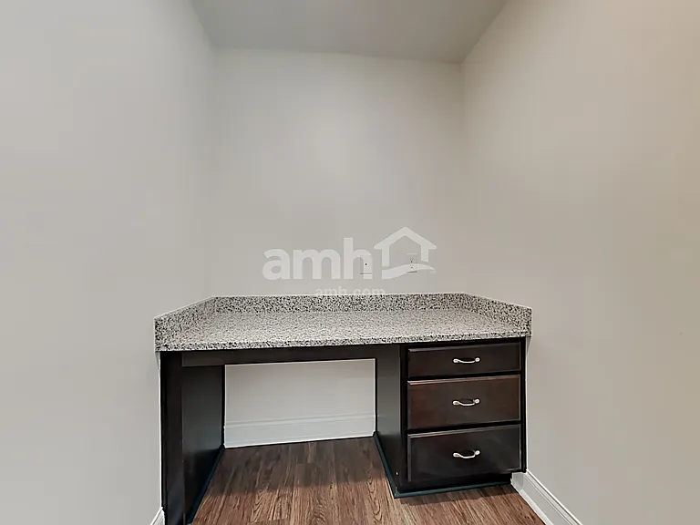 505 W Lionel Rd — Photo 11
