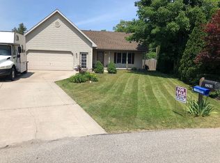 3242 Sapphire Ln, Fort Gratiot, MI 48059