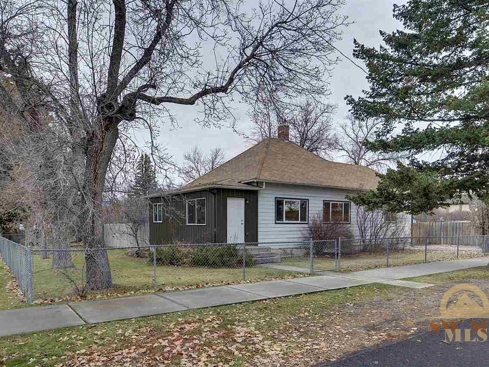 1st image of 300 Quaws Blvd